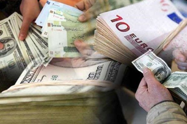 تاثیر کاهش قیمت دلار تا 2 ماه آینده در بازار معلوم می‌شود