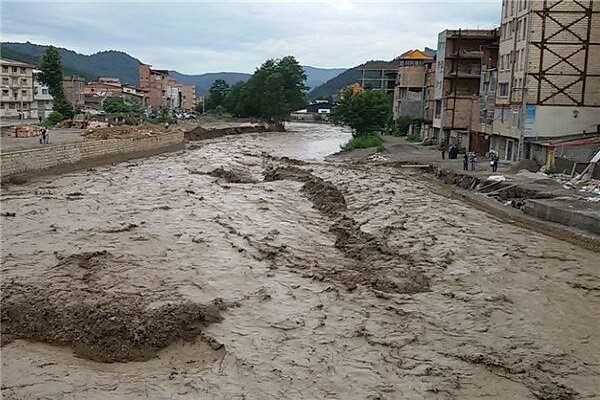 سیمان اهدایی بنیاد مستضعفان به مناطق سیل‌زده از مرز ۱۰۰ هزار تن گذشت