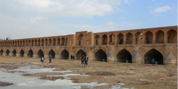 فرونشست ۲متری وبحران تامین مواد غذایی با خشک‌شدن زاینده‌رود/راهکارهای علاج‌بخشی این شریان حیاتی