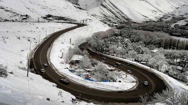 بارش برف و باران در ٤ استان/ تردد در محور‌های شمالی کشور روان است