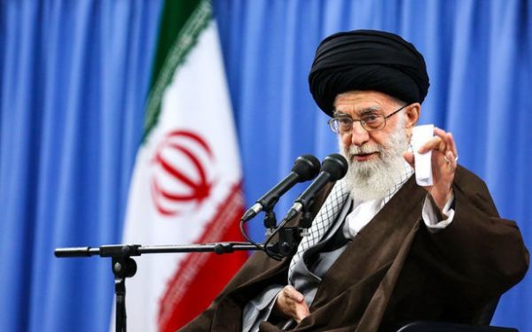 رهبر انقلاب: از نزدیک شاهد شخصیت برجسته شهید بهشتی بودیم