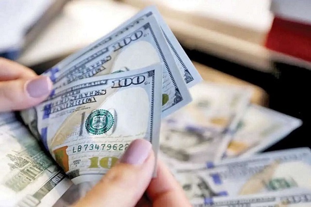 سرگردانی دلار در کف کانال 60 هزار تومانی/ معامله‌گران دست به عصا شدند