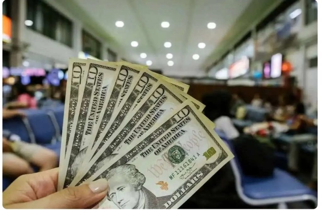 بازار ارز یک هفته دیگر در انتظار سکاندار جدید دولت