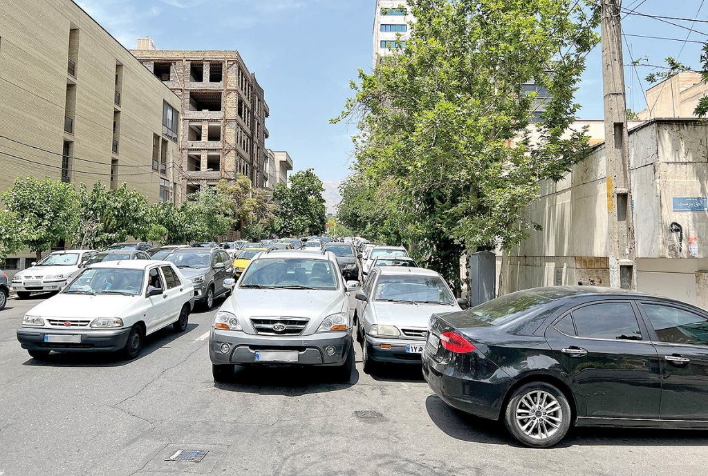 آشفتگی ترافیک در تهران و سرقت خیابان ها