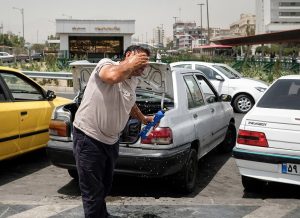 گرمای شدید سراسر کشور را تعطیل کرد