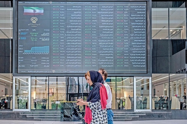 سبزپوشی بورس در روز باز شدن زنجیر دامنه نوسان