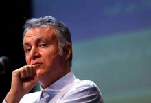 محمد فاضلی: کسی که به دکتر پزشکیان آمار اشتباه می دهد را توبیخ کنید!
