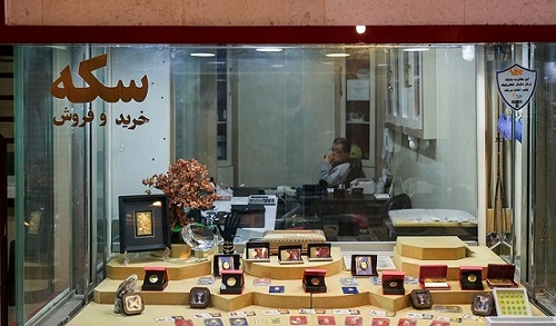 بازگشت طلا به مدار نزولی/ سکه افت کرد