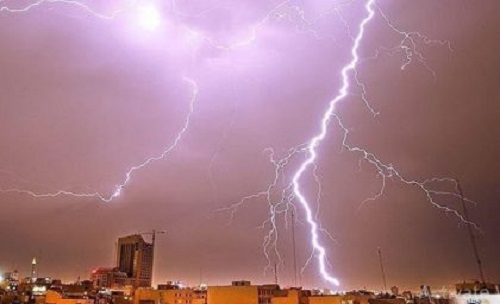 هشدار رگبار باران و توفان در تهران و 20 استان