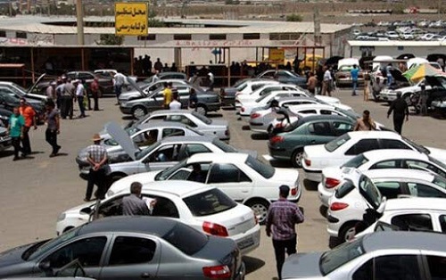 همراهی بازار خودرو با دلار / نوسان قیمت ها ادامه دارد؟
