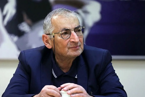 فیلم/ زیباکلام: می خواهم گیتار دست بگیرم و خطاب به مسئولان نظام، بزنم و بخوانم و بگویم...