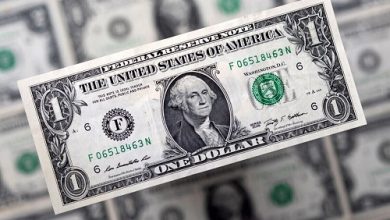 ماندگاری دلار در مرز 105 هزار تومان/ تردید و احتیاط در بازار ارز
