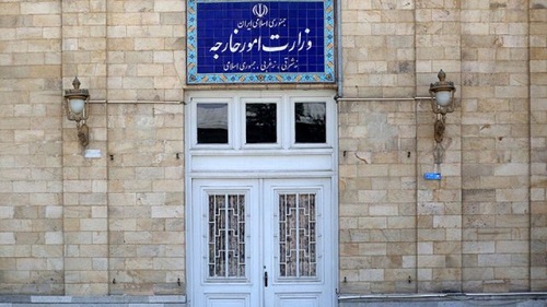 عشق دوربین ها می گویند چرا وزیر خارجه مذاکره می کند و یقه دیگران را نمی گیرد؟