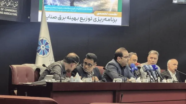 سونامی بیکاری ۷۰۰ هزار نفری در پی ناترازی برق صنایع 1 سونامی بیکاری ۷۰۰ هزار نفری در پی ناترازی برق صنایع
